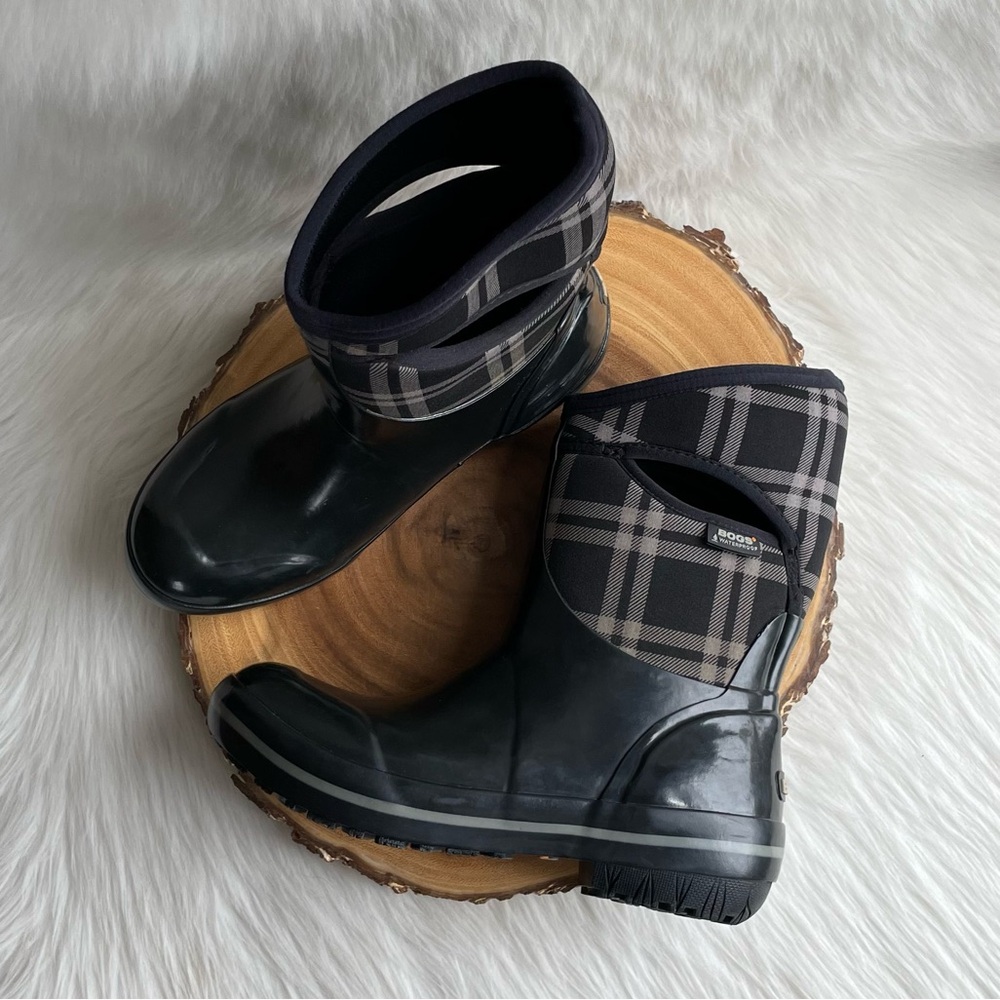 Bogs Plimsol plaid mid rain boots